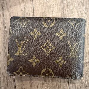 Louis Vuitton Classic Monogram Card Holder